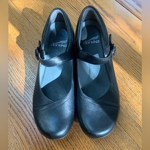 Dansko women’s dress shoes size 6.5